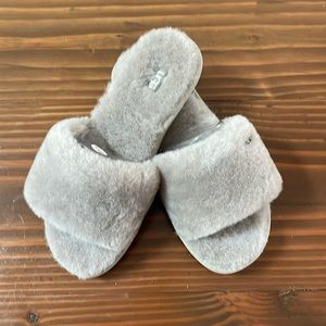 NEW in box never worn. UGG size 6 Colette slippers color: oyster